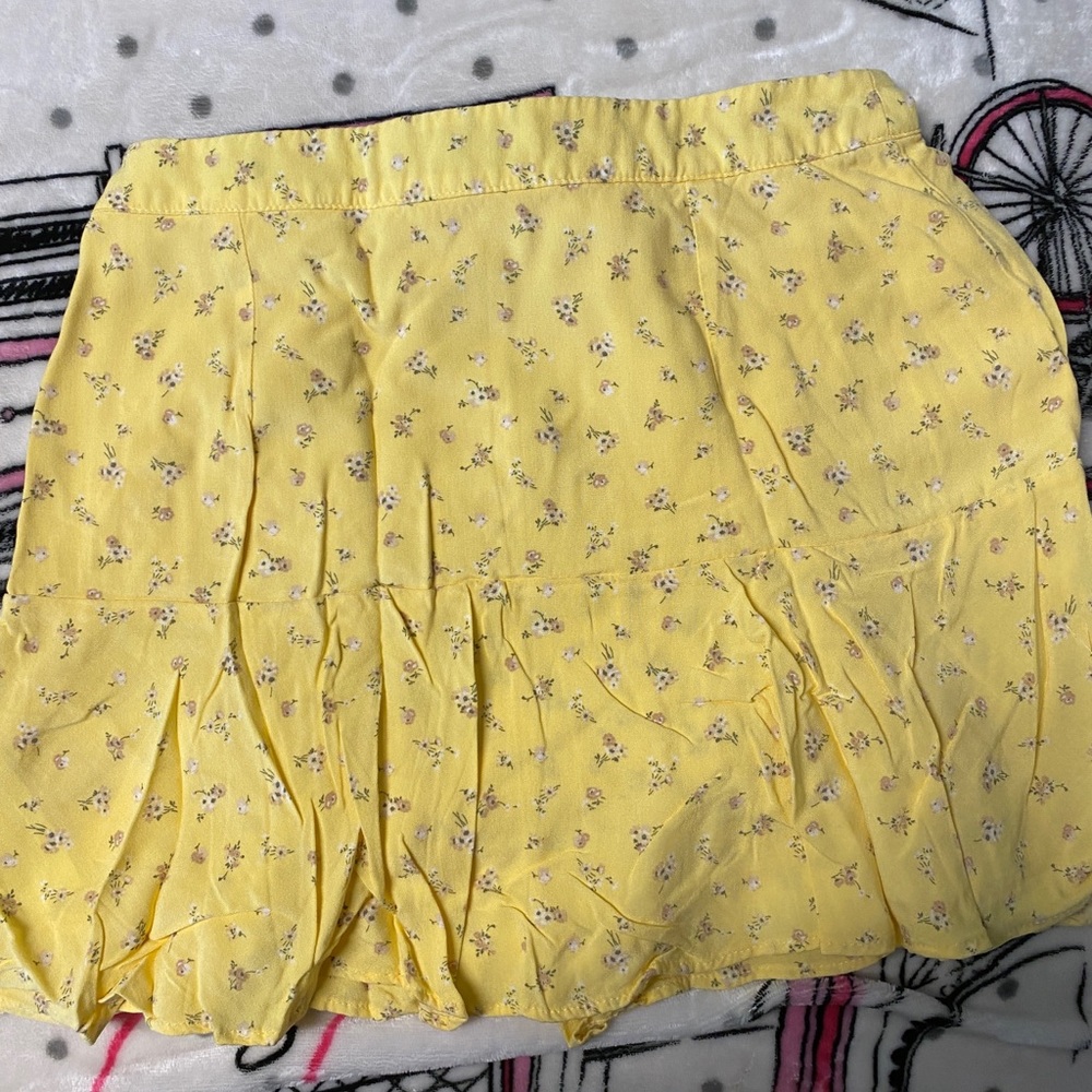 Hollister yellow floral skirt